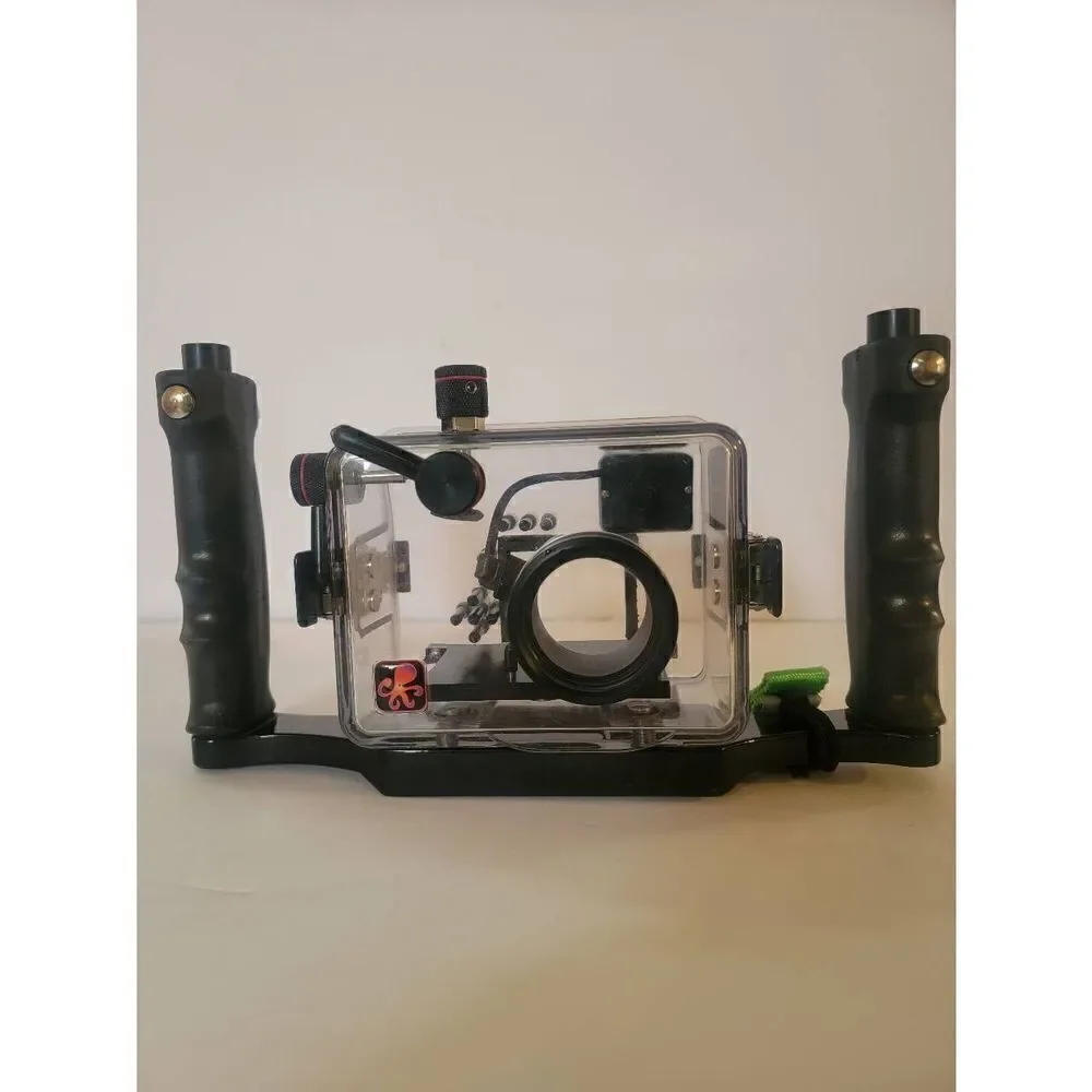 Ikelite underwater housing for digital camera